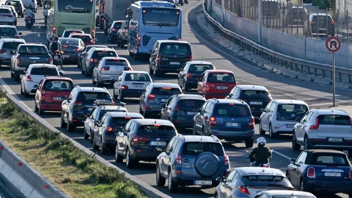 Σε  λειτουργία ο μηχανισμός ηλεκτρονικών διασταυρώσεων - Πρόστιμα έως €2.000 για απλήρωτα τέλη, ΚΤΕΟ και ανασφάλιστα ΙΧ