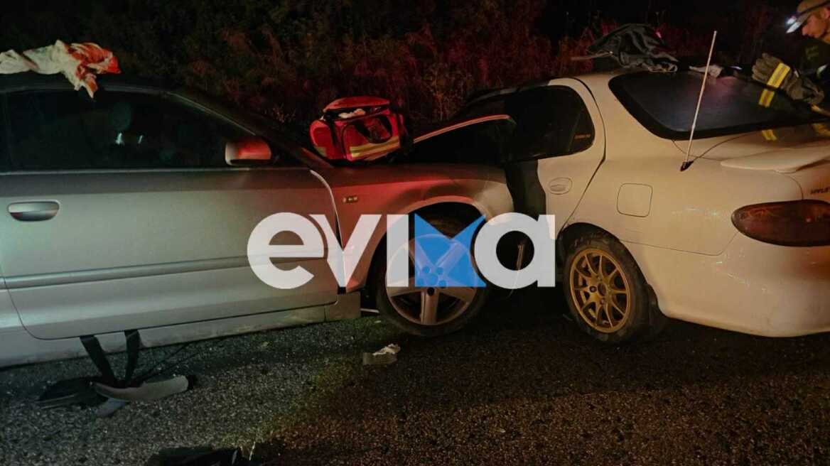 Τροχαίο με έναν νεκρό και τέσσερις τραυματίες στην Εύβοια - Συγκρούστηκαν δύο ΙΧ, δείτε βίντεο και φωτογραφίες