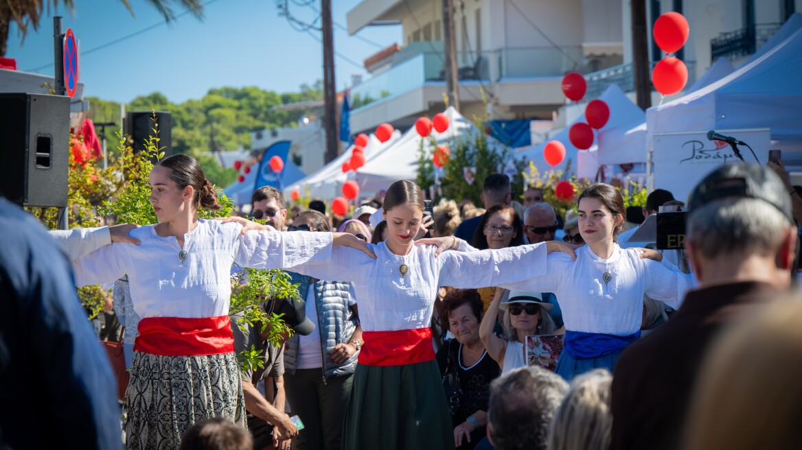 Η Γιορτή Ροδιού στην Ερμιόνη: Μια λαμπρή διοργάνωση αφιερωμένη στο «κόκκινο χρυσάφι» της περιοχής