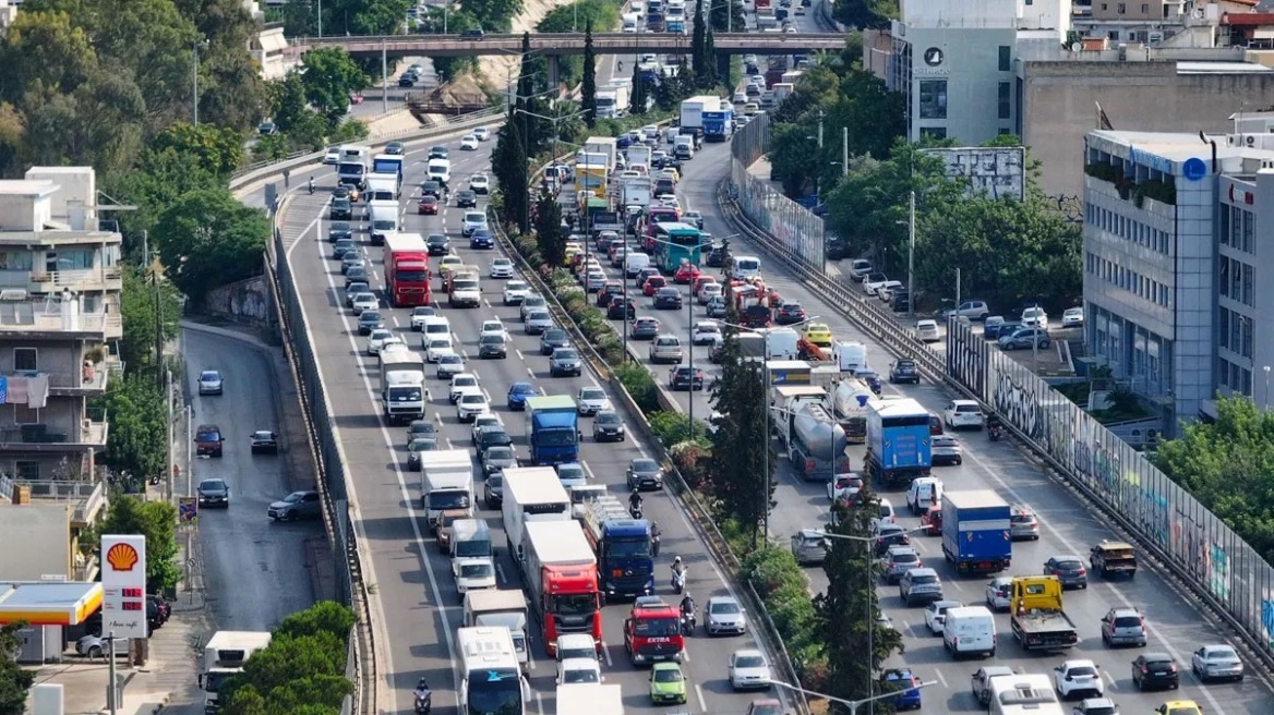 Κυκλοφοριακό: Ο μέσος οδηγός έχασε 111 ώρες στο κυκλοφοριακό στην Αττική το 2024