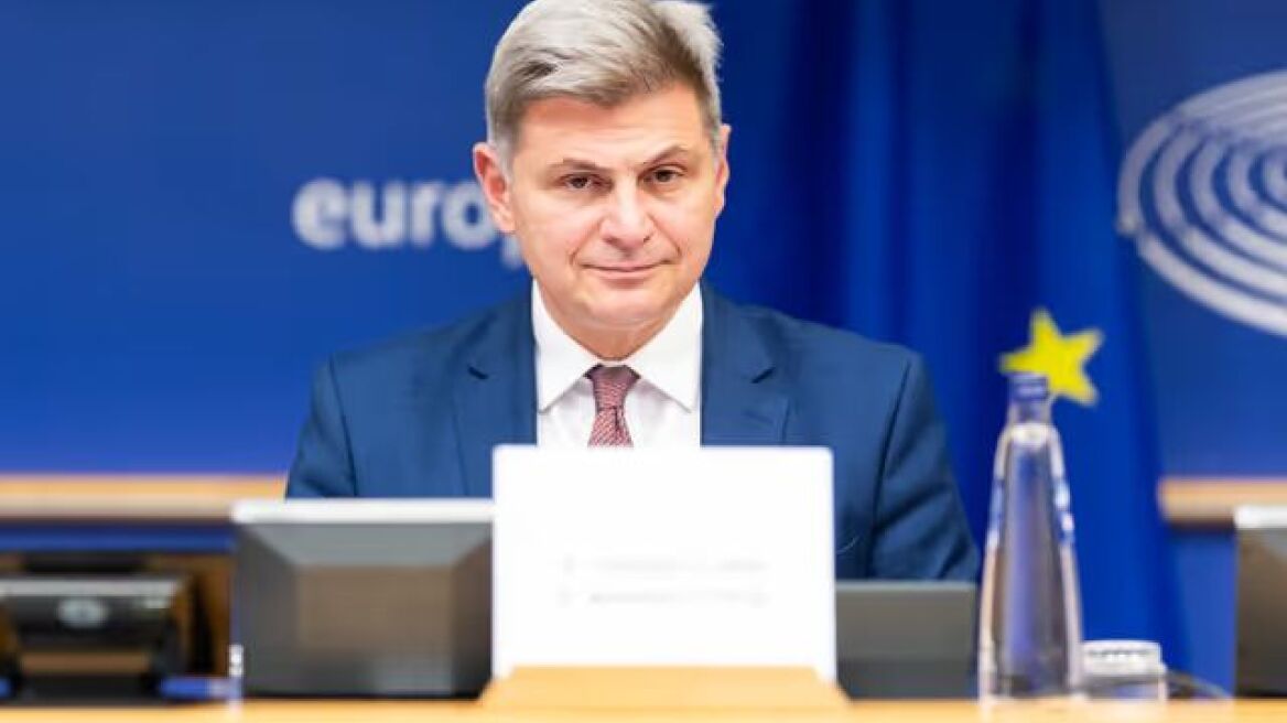 Φαραντούρης: Η Ε.Ε. γεννήθηκε από τα χαρακώματα δύο παγκοσμίων πολέμων για να επέλθει Ειρήνη, να εργαστεί για αυτήν