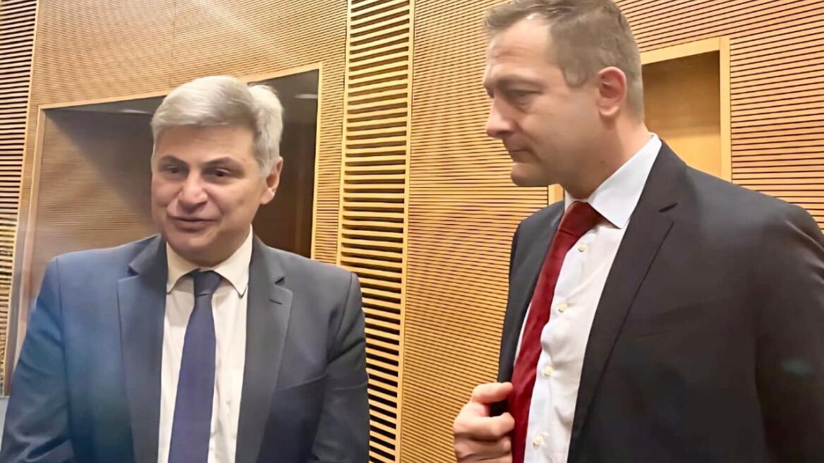 Συνάντηση Φαραντούρη με Επίτροπο Γεωργίας για κρασί και επιδοτήσεις
