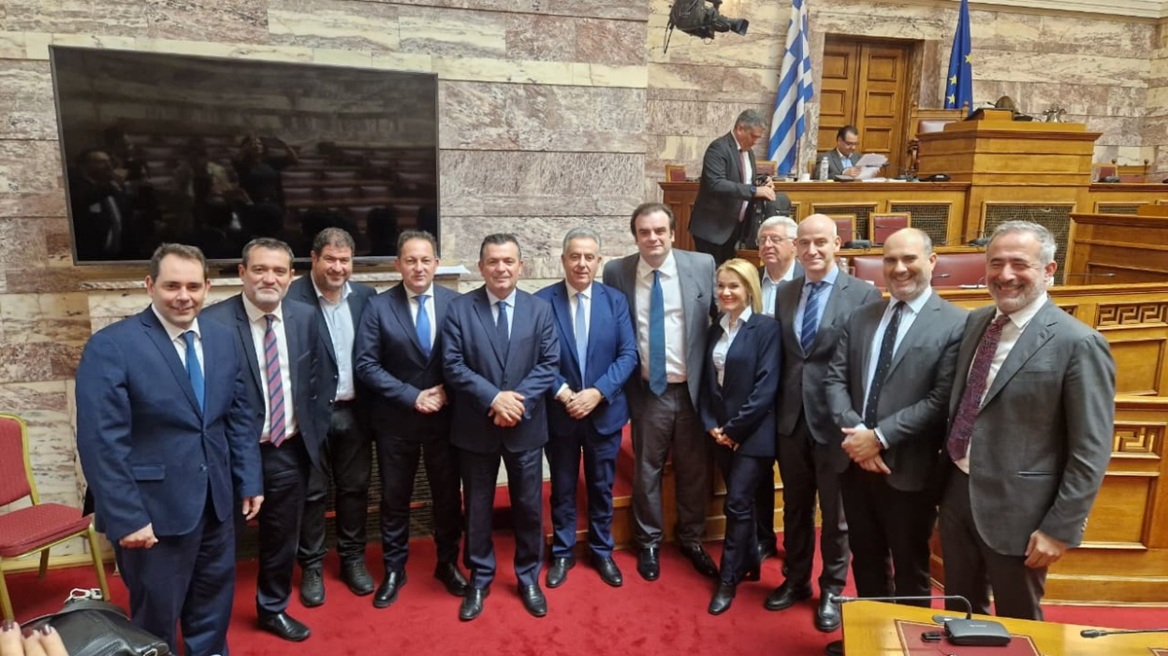 Τη στήριξη συναδέλφων του στη Βουλή δέχτηκε ο Πιερρακάκης για την υποψηφιότητά του στο Eurogroup