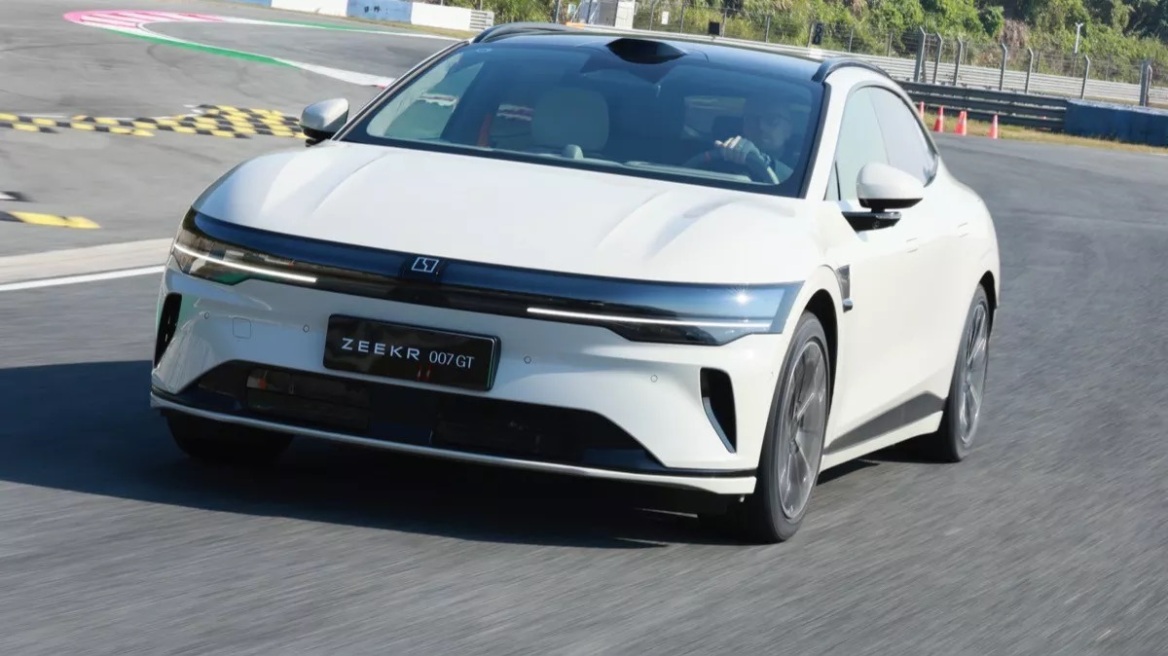 Oδηγούμε το νέο Zeekr 007GT στην Κίνα