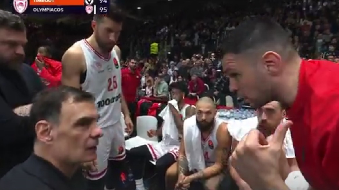 Ολυμπιακός: Η κρίσιμη παρέμβαση Παπανικολάου στο τελευταίο τάιμ-άουτ του Μπαρτζώκα