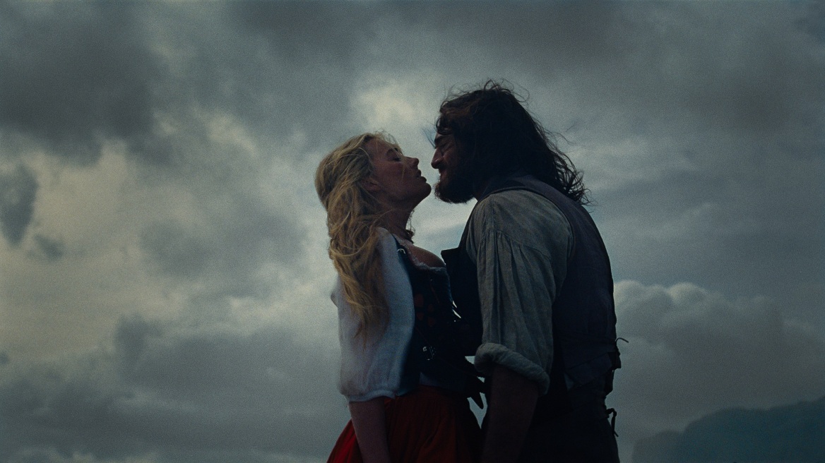 Είδαμε τα «Ανεμοδαρμένα Ύψη»: Η Margot Robbie και ο Jacob Elordi ζουν έναν έρωτα αποκομμένο από τις λογοτεχνικές του ρίζες