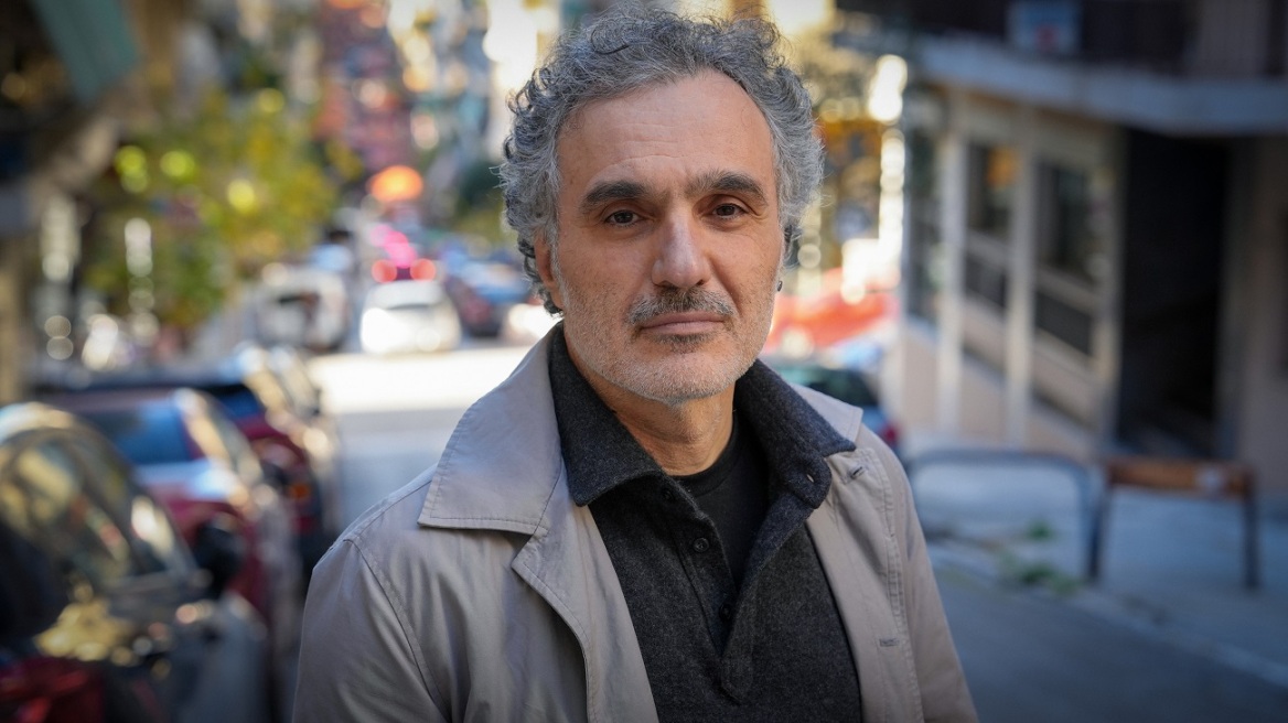 Σιαμάκ Ετεμάντι: «Υπάρχει η αντίληψη ότι οι ανάπηροι άνθρωποι “πρέπει να προστατευτούν”. Στην πράξη είναι αποκλεισμός  που βαφτίζεται προστασία»