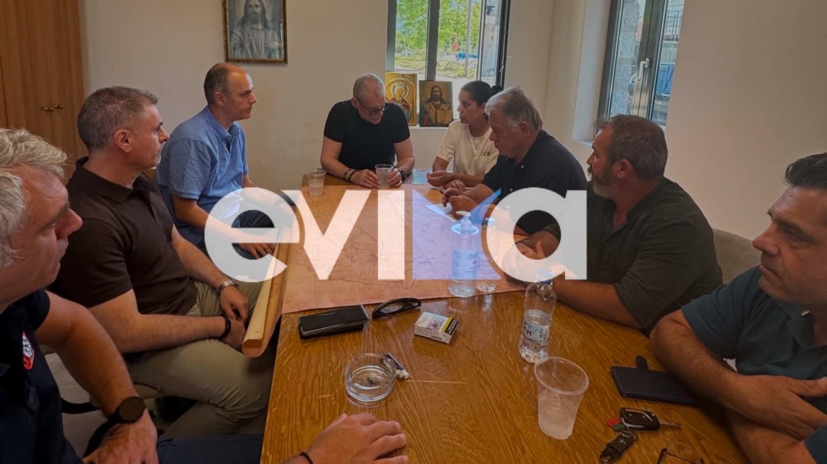 Στο Προκόπι Ευβοίας ο υπουργός Πολιτικής Προστασίας Ευάγγελος Τουρνάς μετά τον σεισμό