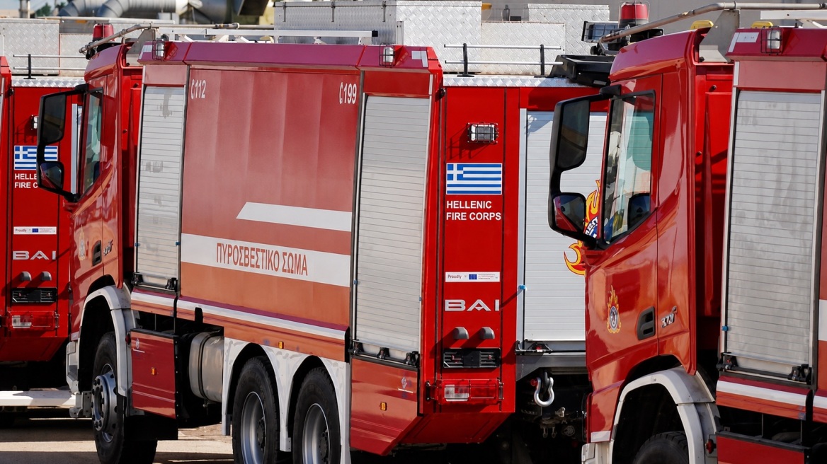 Φωτιά σε κλειστό πάρκινγκ πολυκατοικίας στα Τουρκοβούνια