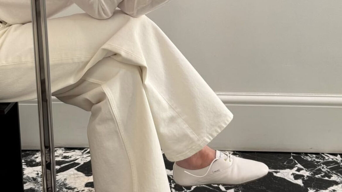 Derby shoes: Η τάση στα φλατ παπούτσια που συνδυάζει άνεση και κομψότητα
