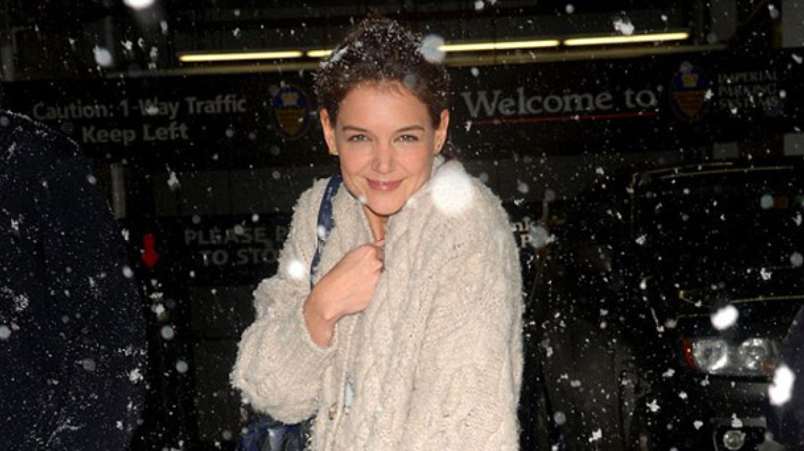 Katie Holmes: Βόλτα στη χιονισμένη Νέα Υόρκη