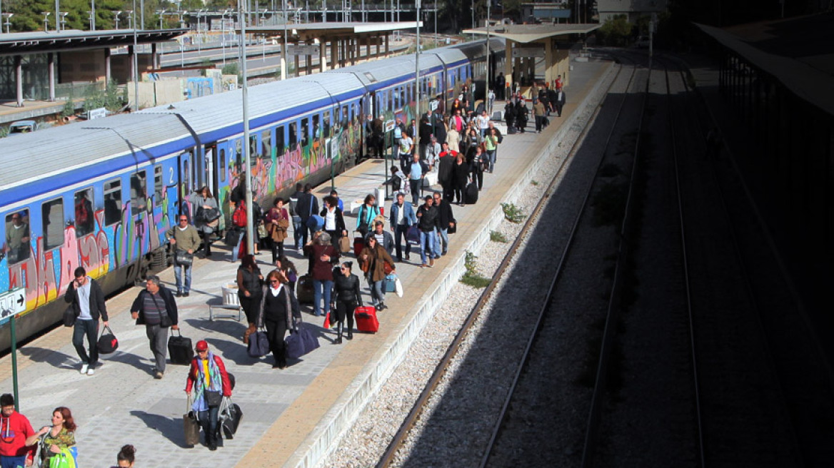 Τα τσουχτερά διόδια από Αθήνα για Θεσσαλονίκη «σπρώχνουν» τους ταξιδιώτες στα τρένα