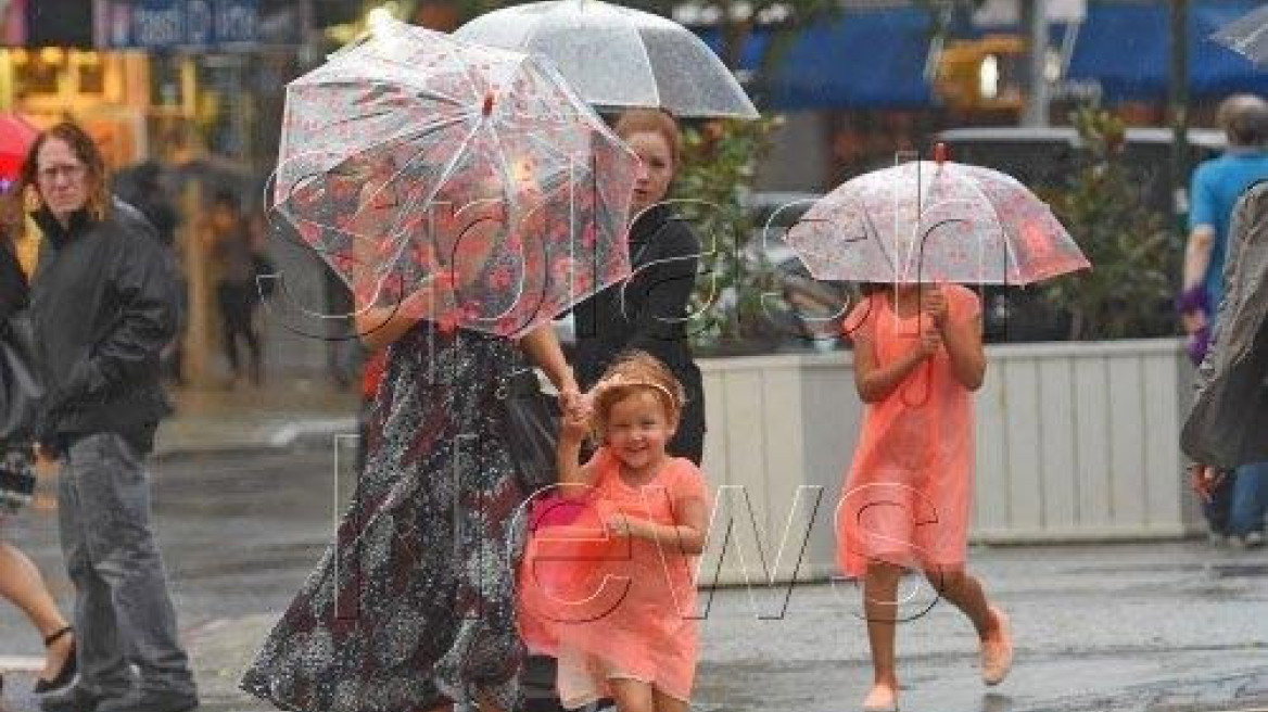 Τζέσικα Άλμπα: Βόλτα με τις κόρες της στο Σόχο  