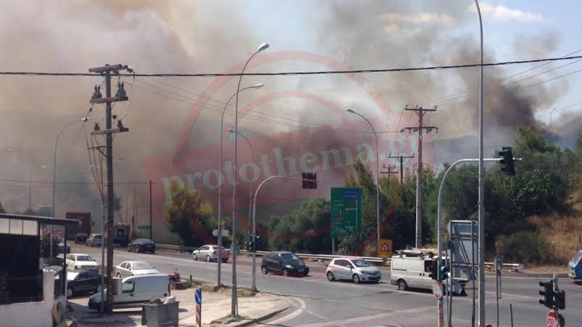 Υπό μερικό έλεγχο η φωτιά στον Άγιο Στέφανο 