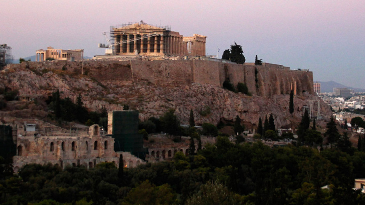 ΕΛΣΤΑΤ: Σε ύφεση η οικονομία και το β' τρίμηνο του 2016