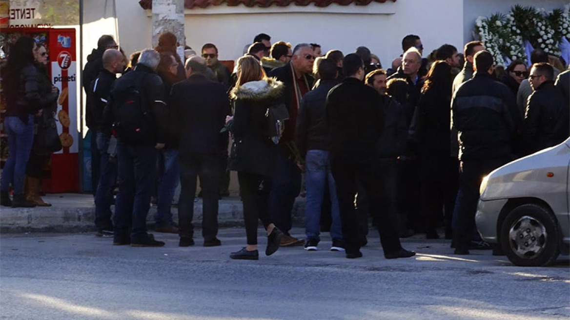 Το τελευταίο αντίο είπαν συγγενείς και φίλοι στην λογίστρια των Εverest 