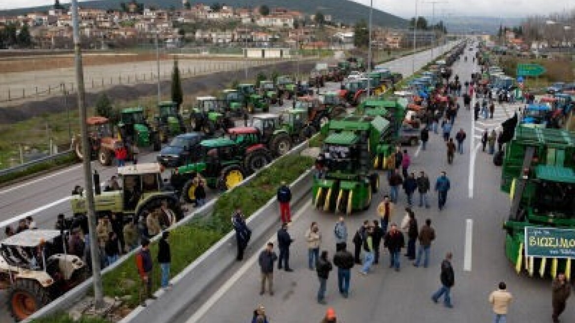 Στους δρόμους σήμερα οι αγρότες 