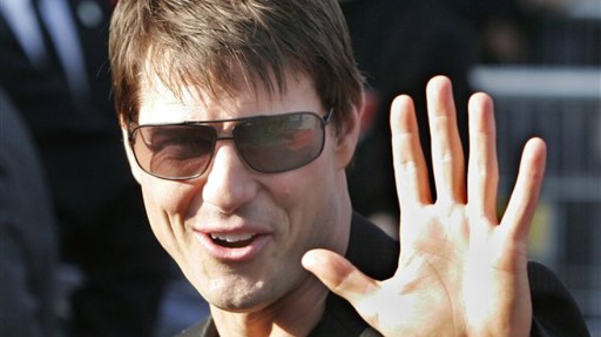 Ο Tom Cruise τραγουδάει Bon Jovi 