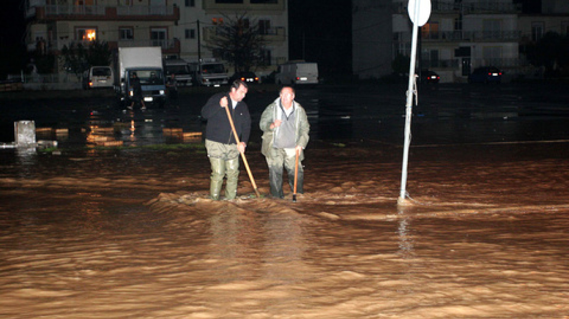 Προβλήματα από την κακοκαιρία σε ολόκληρη την χώρα