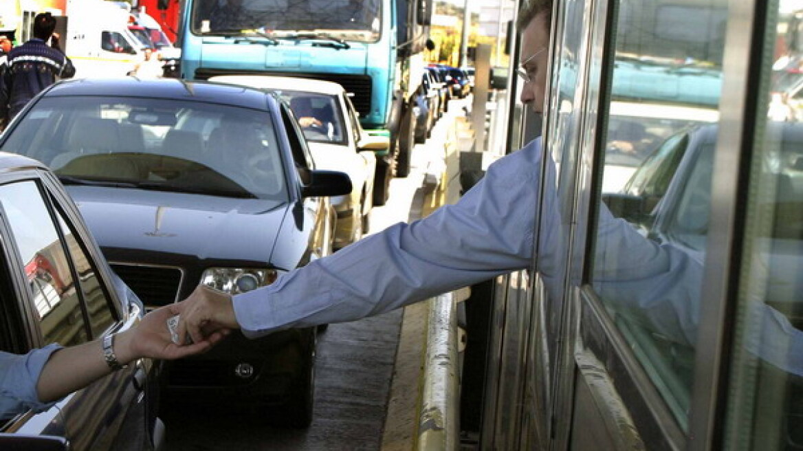 Παραπλανητικές πινακίδες για διόδια στο δρόμο Τρίπολης Σπάρτης