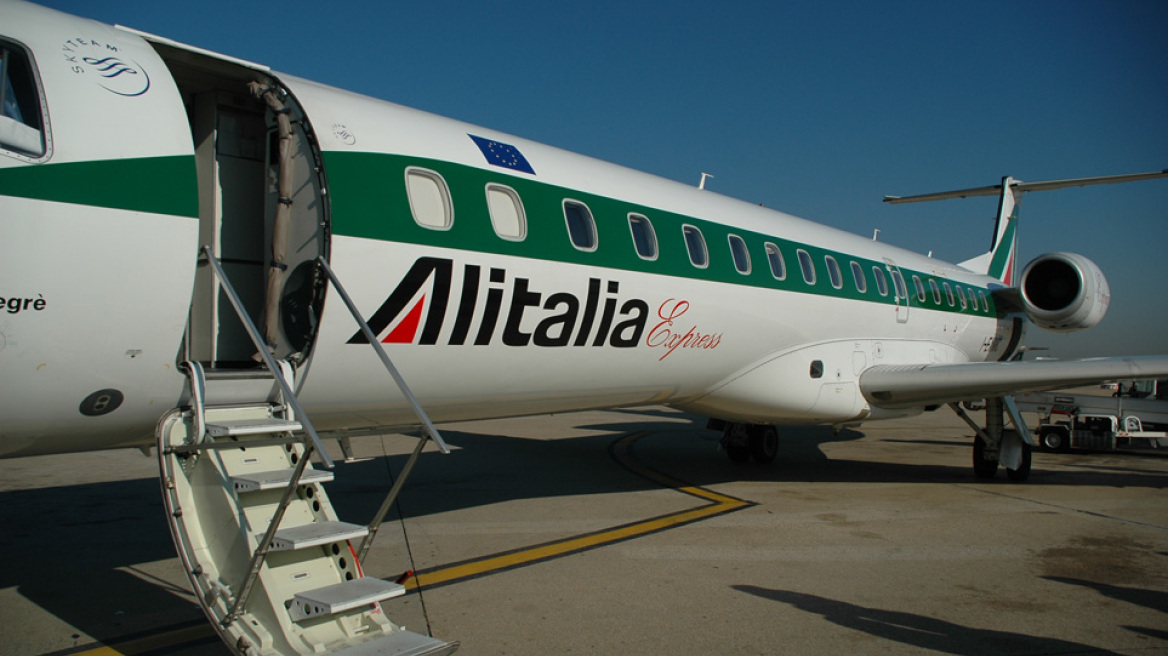 Περικοπή έως και 700 θέσεων εργασίας στην Alitalia