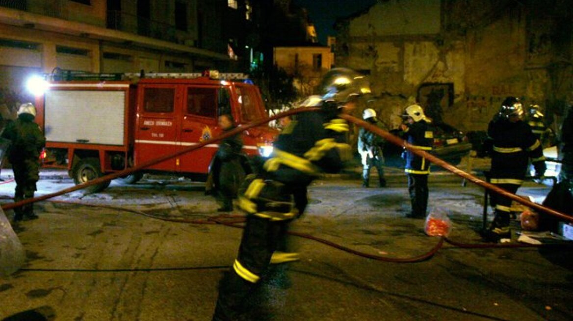 Στις φλόγες νταλίκα στην εθνική οδό 