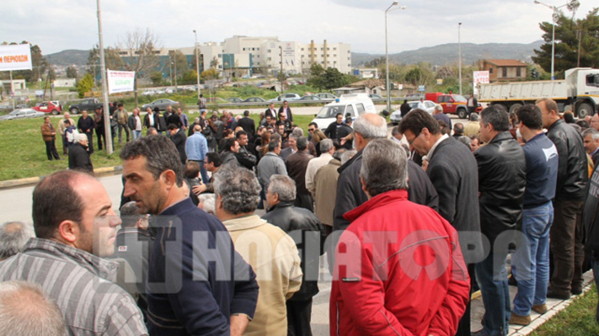 Συμβολικός αποκλεισμός της εθνικής οδού Πύργου-Πατρών 