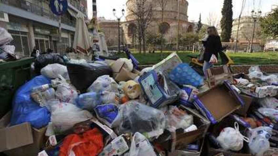 Πολιτικοί διαξιφισμοί πάνω από τα σκουπίδια της Θεσσαλονίκης