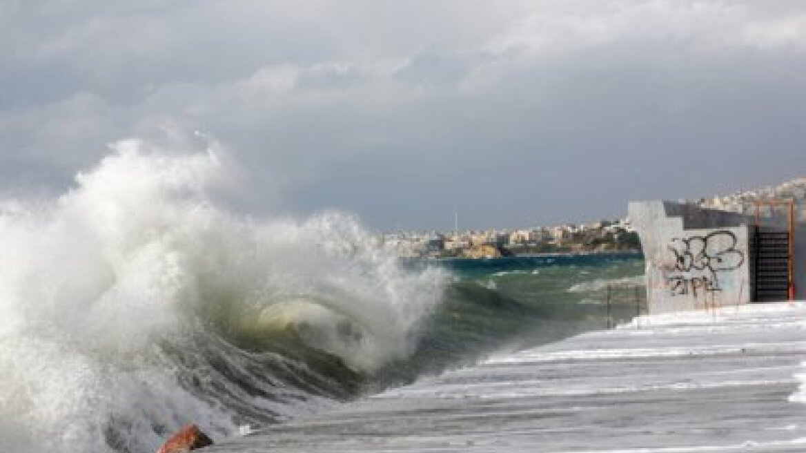 Παραλίγο τραγωδία το απογευματινό κολύμπι 21χρονου