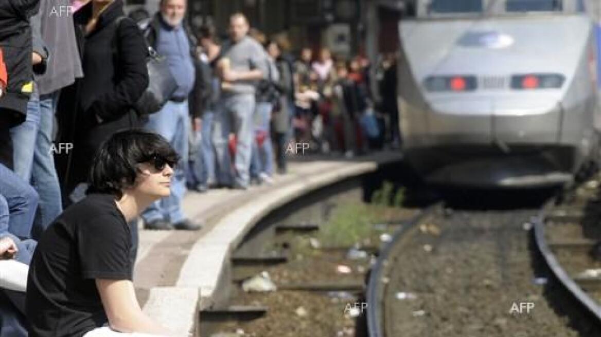 Σε λειτουργία ξανά η σιδηροδρομική σύνδεση Ιταλίας - Γαλλίας