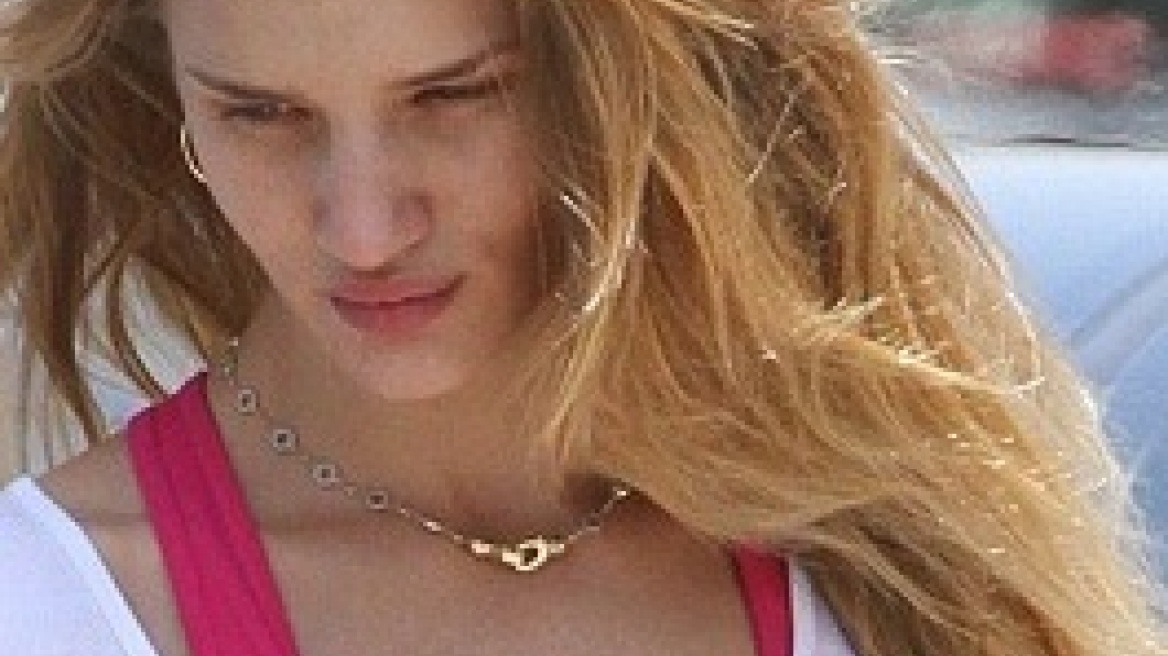 Rosie Huntington: Κορίτσι της διπλανής πόρτας!