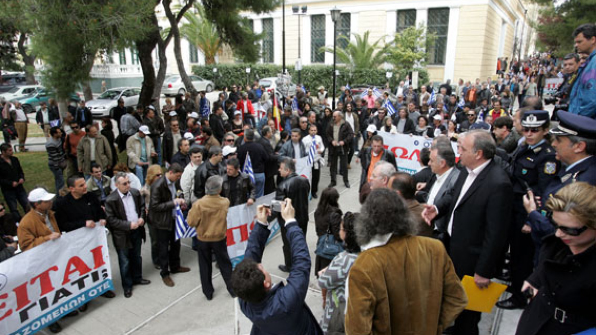 Στο δρόμο και οι εργαζόμενοι του ΟΤΕ στη Θεσσαλονίκη 