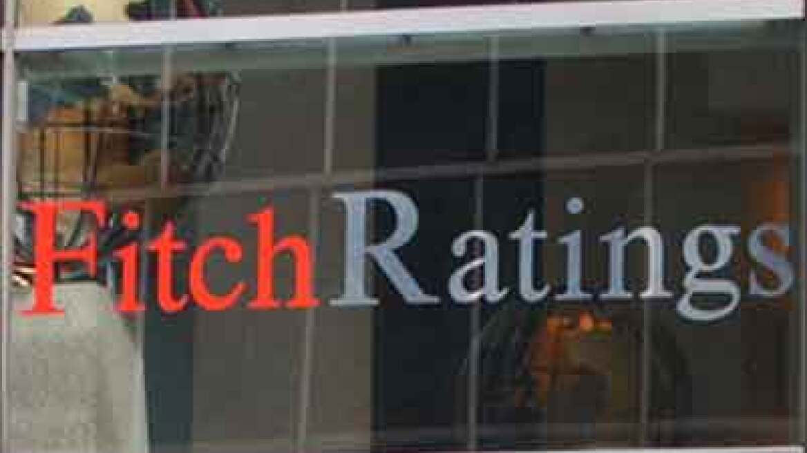 Πιθανή νέα υποβάθμιση από τη Fitch