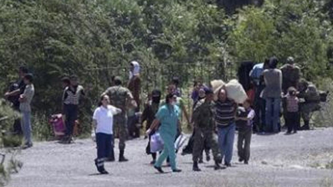 Πάνω από 10.000 οι Σύροι που έχουν καταφύγει στην Τουρκία 