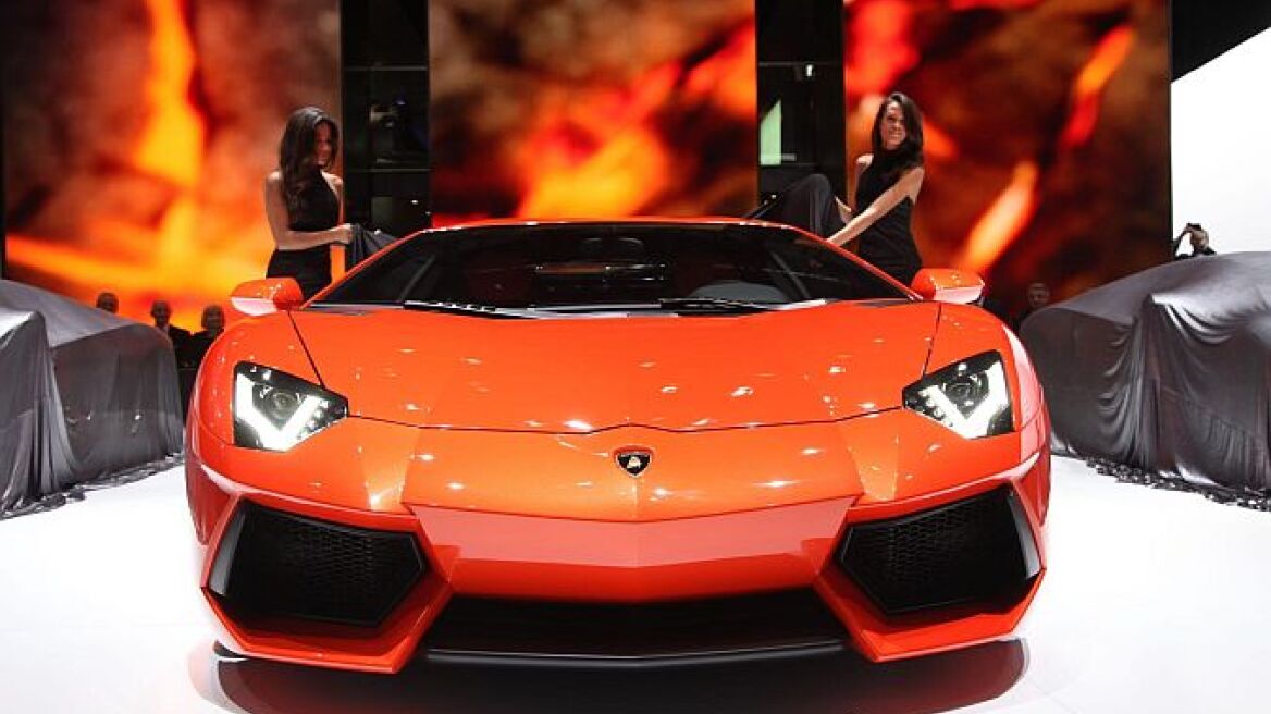 Η «γέννηση» της Lamborghini Aventador (video)