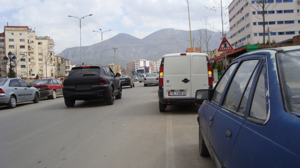 Θα μετέφερε κλεμμένο Cayenne στην Αλβανία 