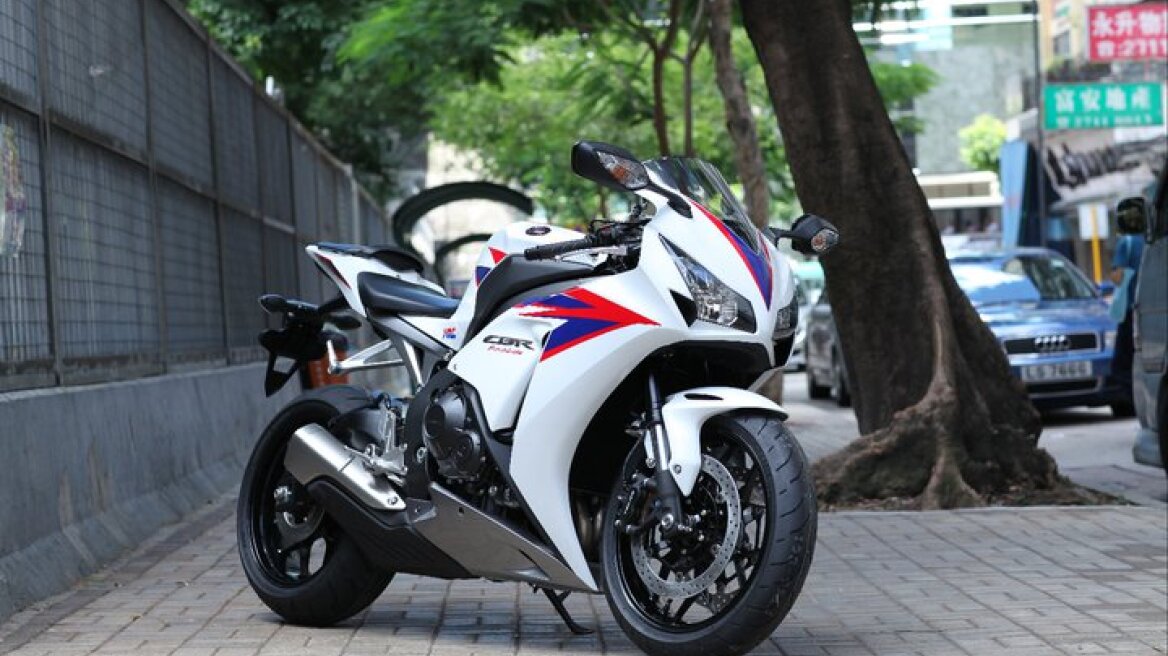 Διέρρευσαν οι πρώτες φωτογραφίες της νέας Honda Fireblade