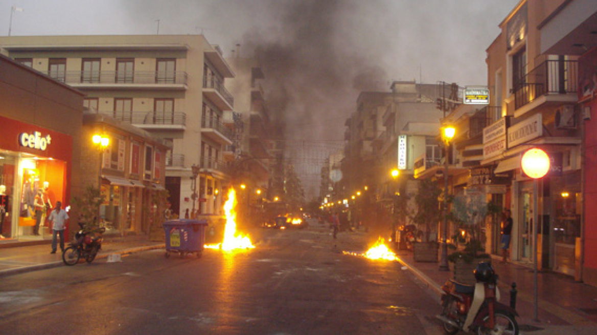 «Εξέγερση» στο Βόλο με δακρυγόνα και τραυματίες 