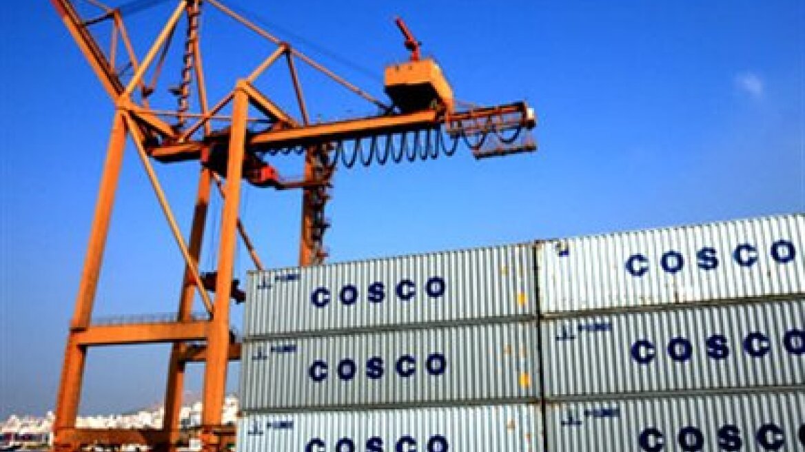 Απειλεί με κατασχέσεις την Cosco ο Γ.Οικονόμου