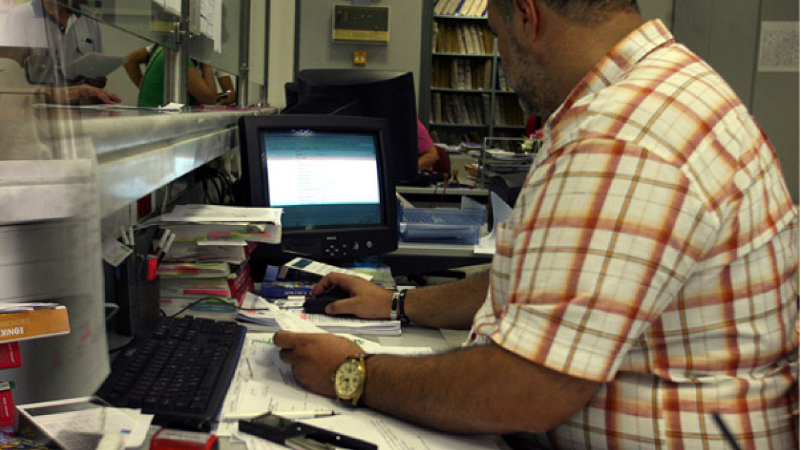 Φεύγουν οι πιο μεγάλοι και οι λιγότερο μορφωμένοι από το Δημόσιο