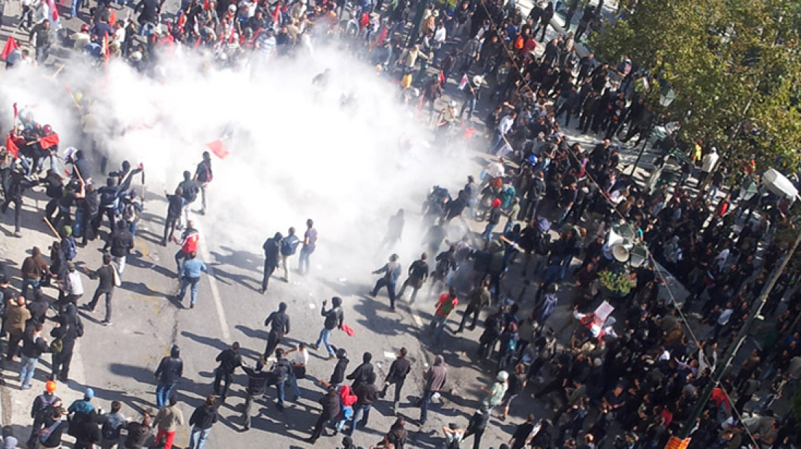 Violent clashes in Syntagma square