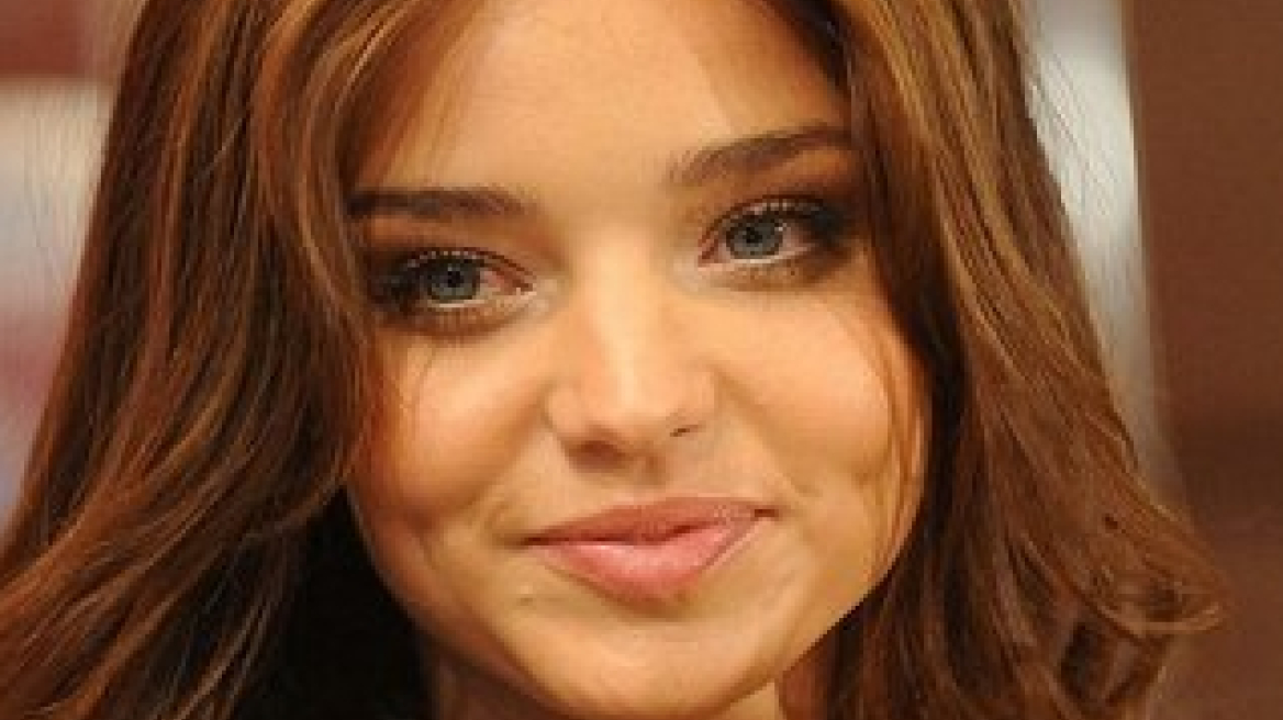 Η Miranda Kerr αγαπάει τις καμπύλες της...