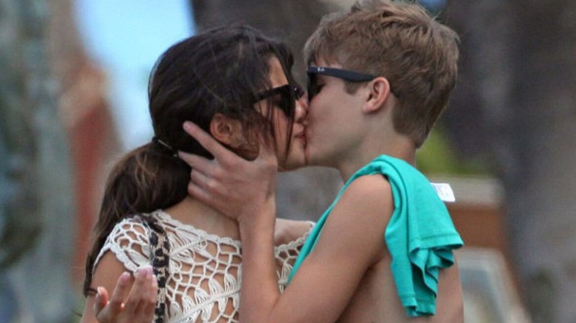 Justin- Selena: Με καυτά φιλιά διέψευσαν τις φήμες