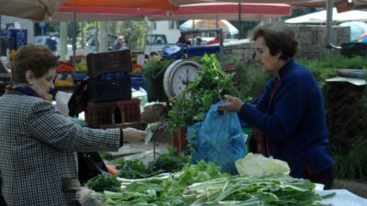 Ποιοι γλιτώνουν τον κεφαλικό φόρο και το τέλος επιτηδεύματος