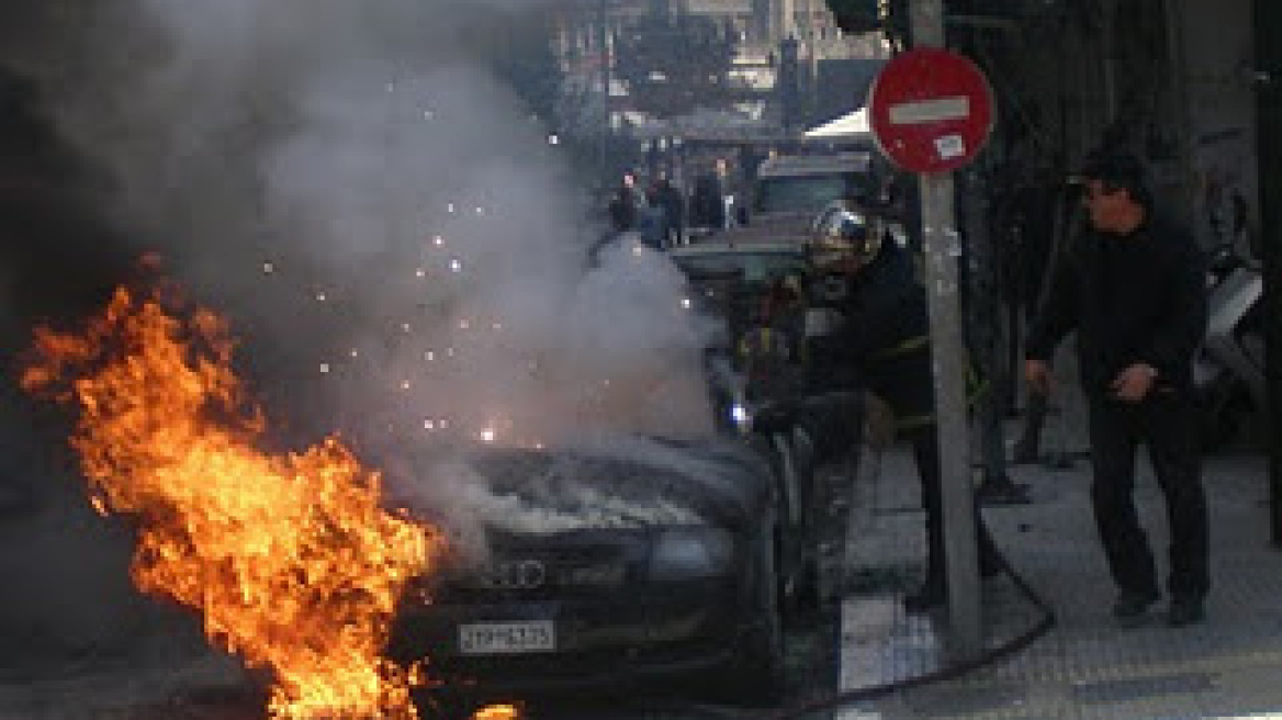 Πυρκαγιά σε αυτοκίνητο στην Κάνιγγος 