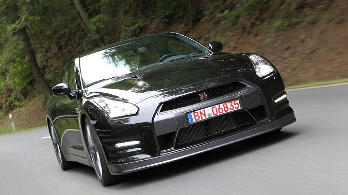 Εσπασε τα χρονόμετρα το Nissan GT-R (video)