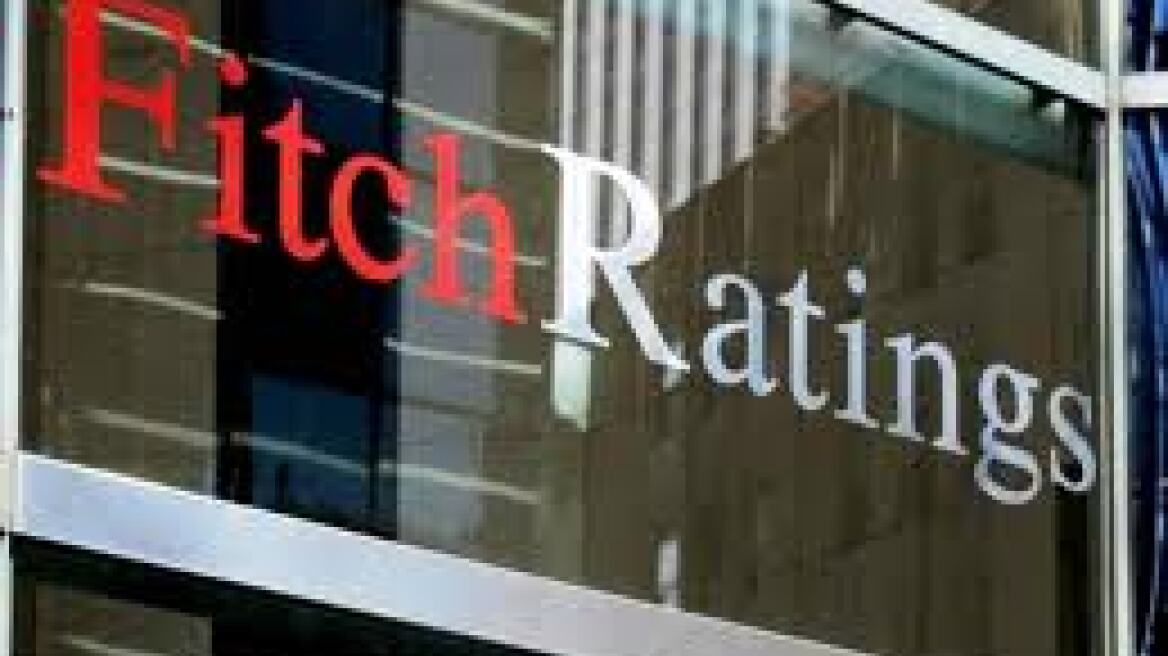 Ο οίκος Fitch υποβάθμισε έξι μεγάλες τράπεζες