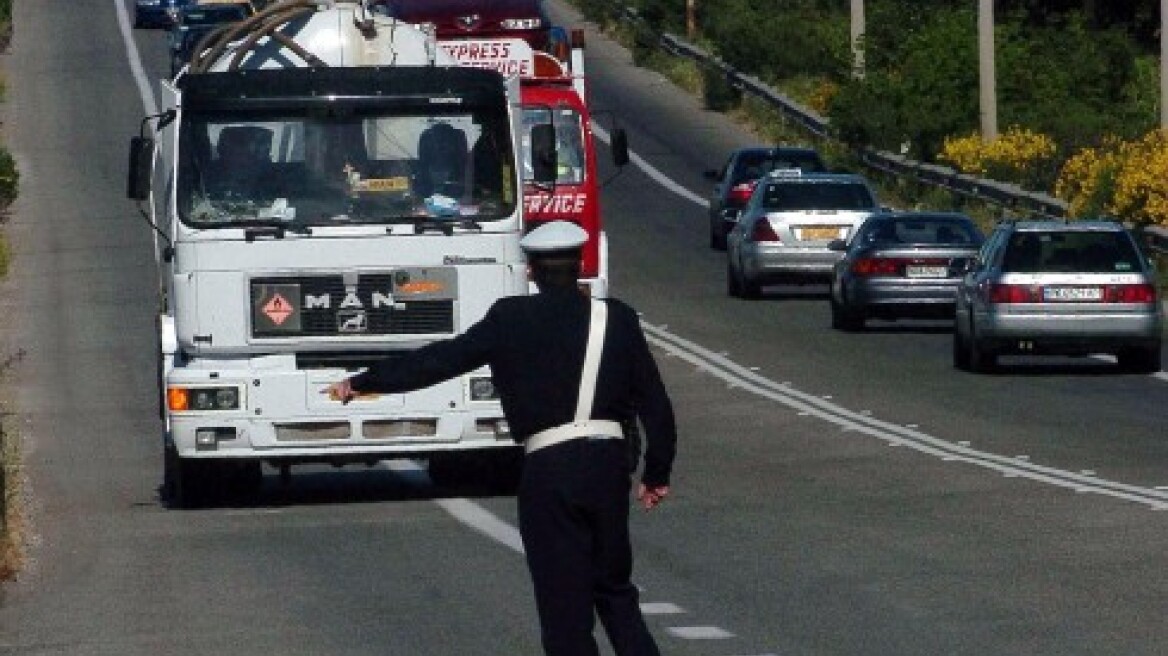 Κλιμακώνονται τα μέτρα της τροχαίας για τα Χριστούγεννα