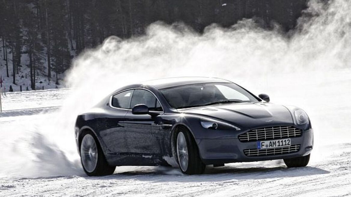 Video: Xoρεύοντας στο χιόνι (με Aston Martin)!