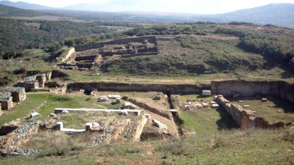 Ξέθαβαν αρχαία και έθαβαν… ναρκωτικά! 